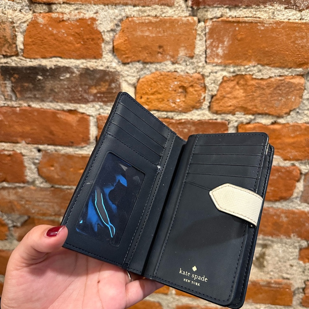 Kate Spade Wallet - Picture 2 of 6